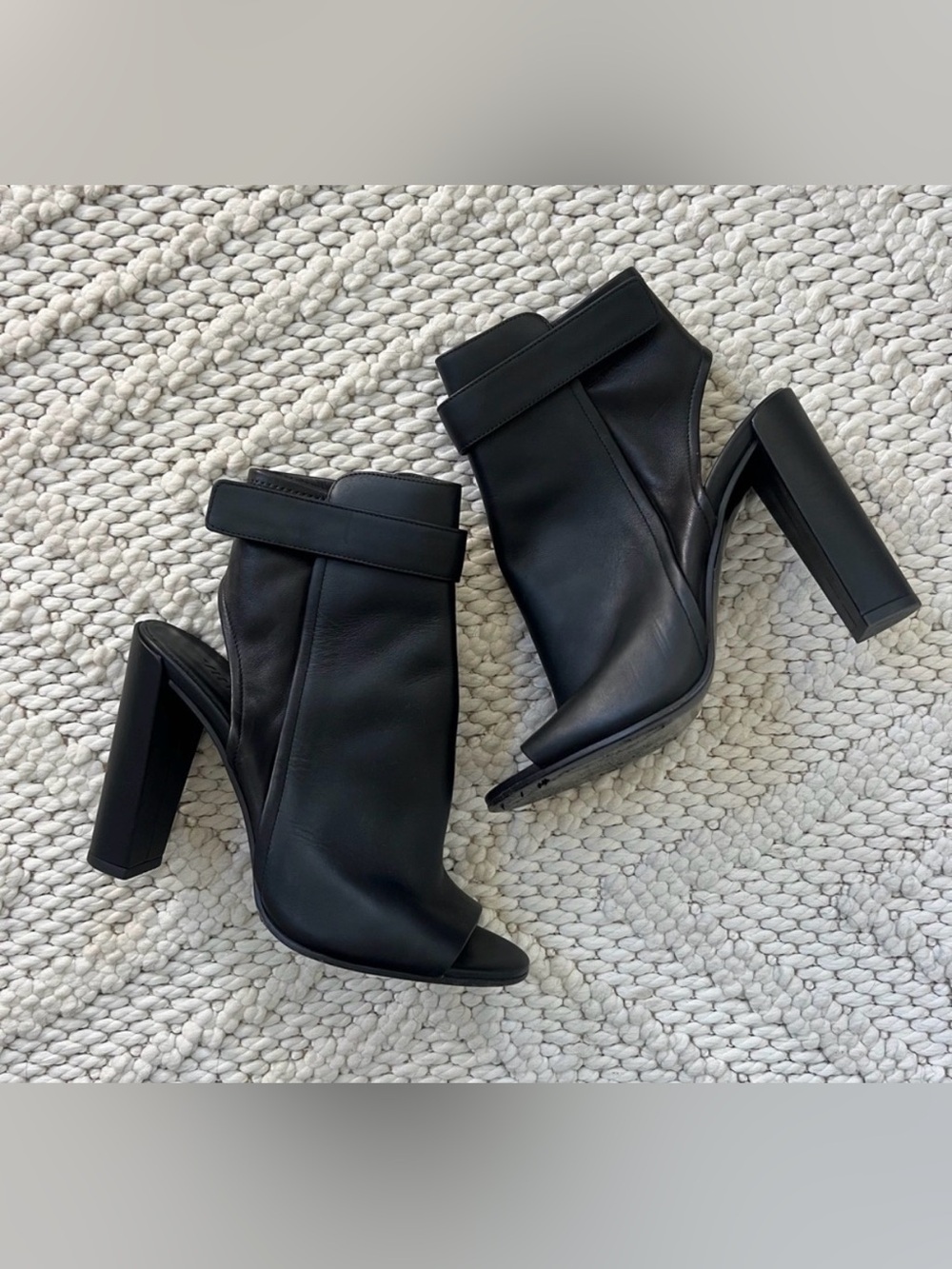 VINCE by Vince Camuto Black Block Heel Ankle Boots Open Toe Womens 8.5